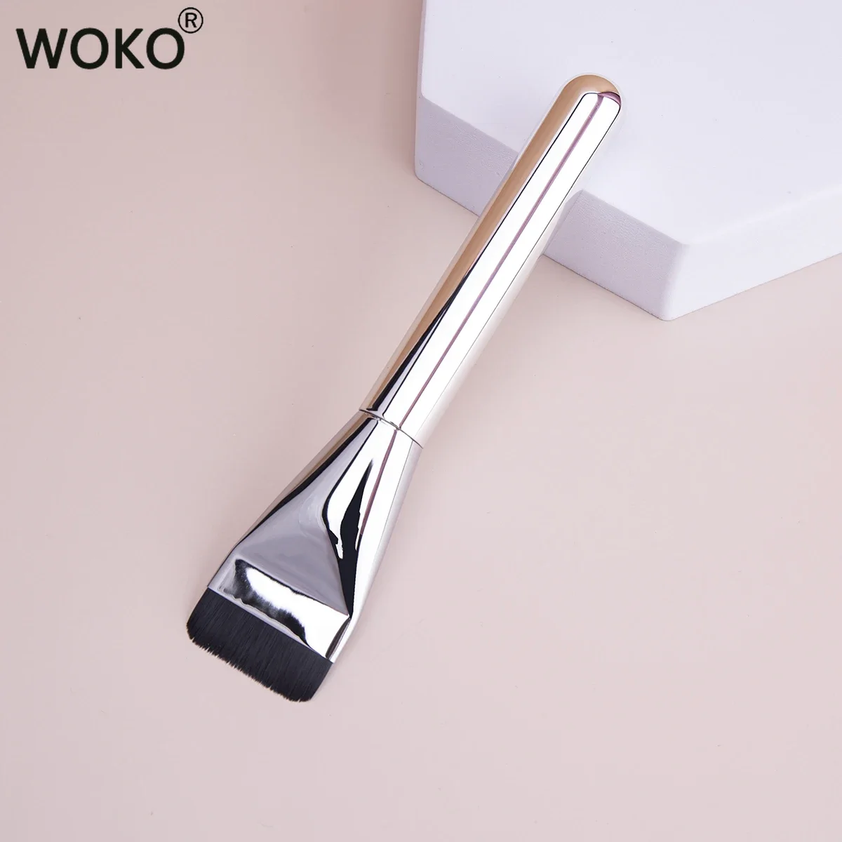 Ultra Thin Foundation Brush Li - đánh giá và giá Beauty Queen Makeup
